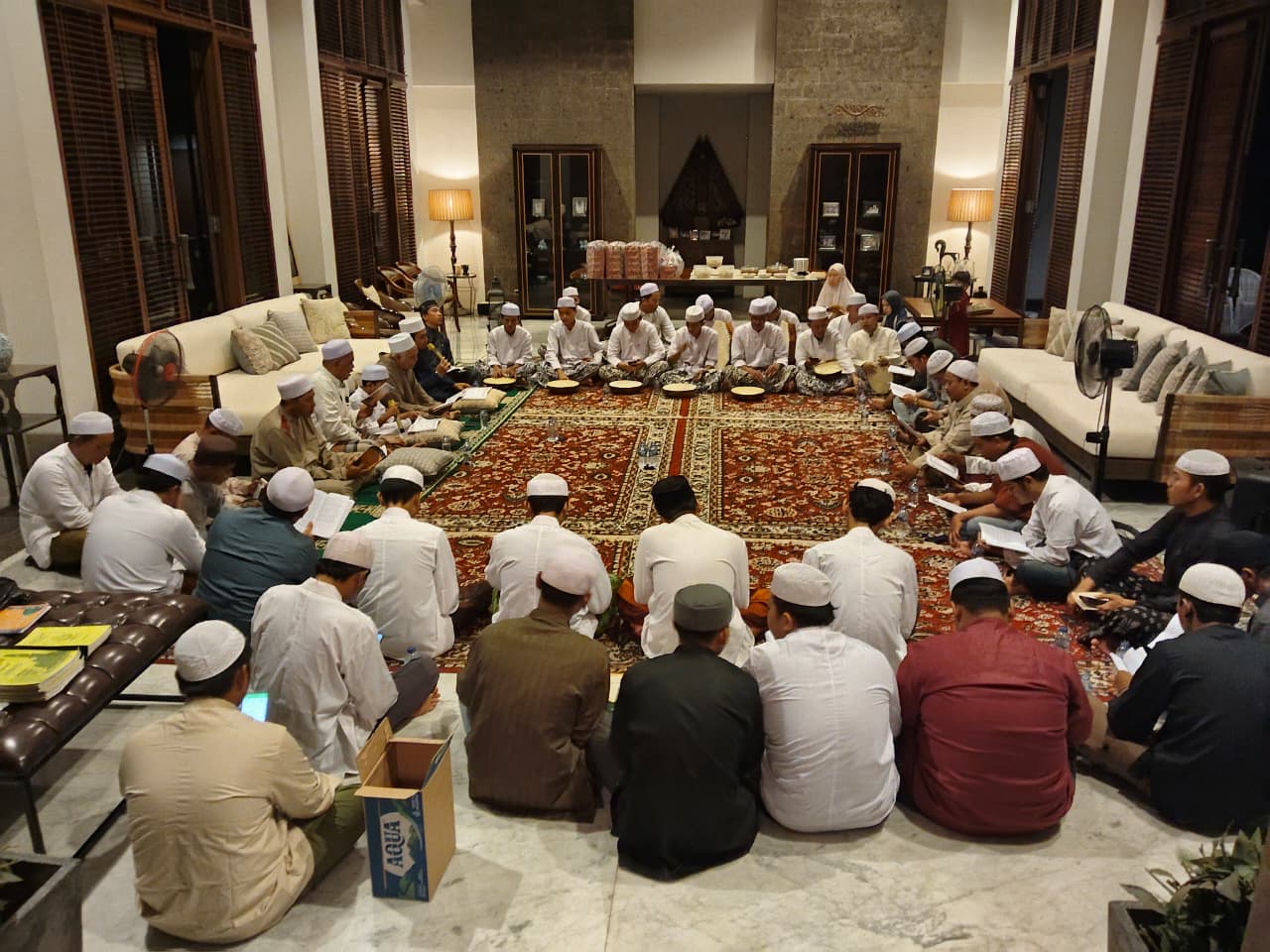 Berkah Burdah, Indahnya Berbagi dengan Santunan